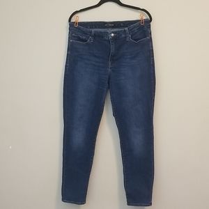 LUCKY BRAND Mid-rise Dark Wash Jeans